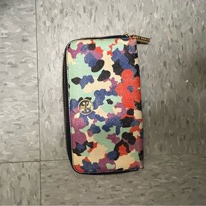 Tory Burch wallet